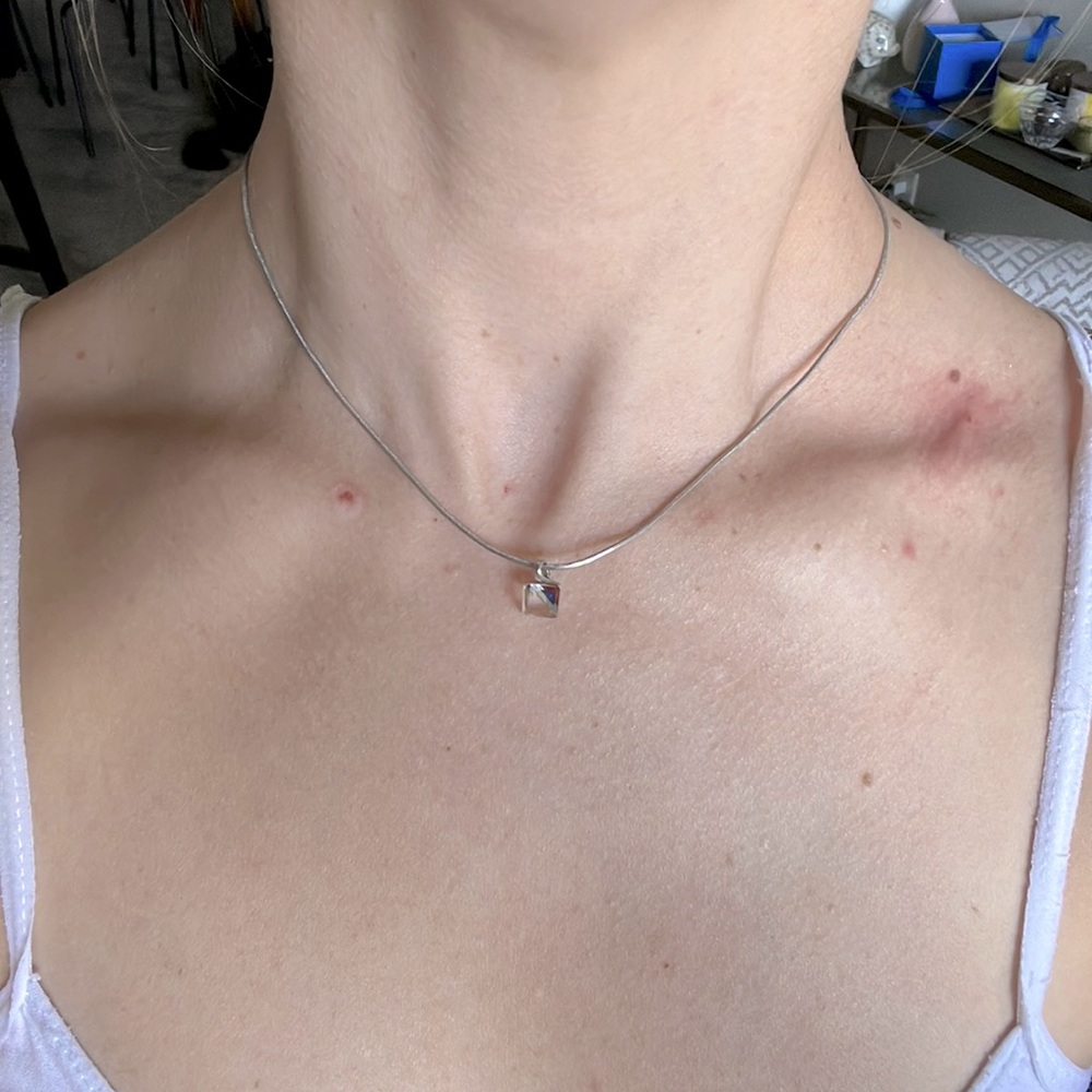 FREE‎ w/ 🌻3/$25 bundle - reflective cube necklace
